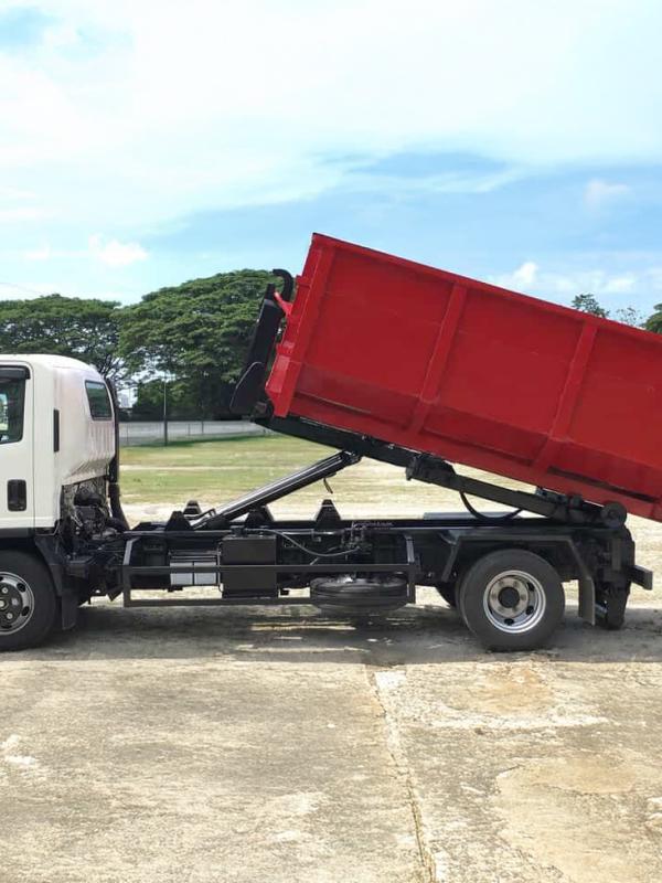 Isuzu NPR PRO NPR81UKH – Roll on Roll of Hook lift : 2 Units